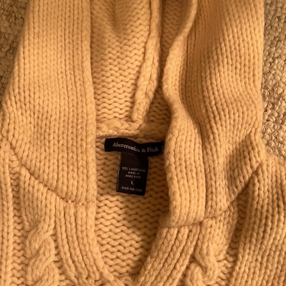 Abercrombie & Fitch 💯 lambs wool sweater - Picture 2 of 3